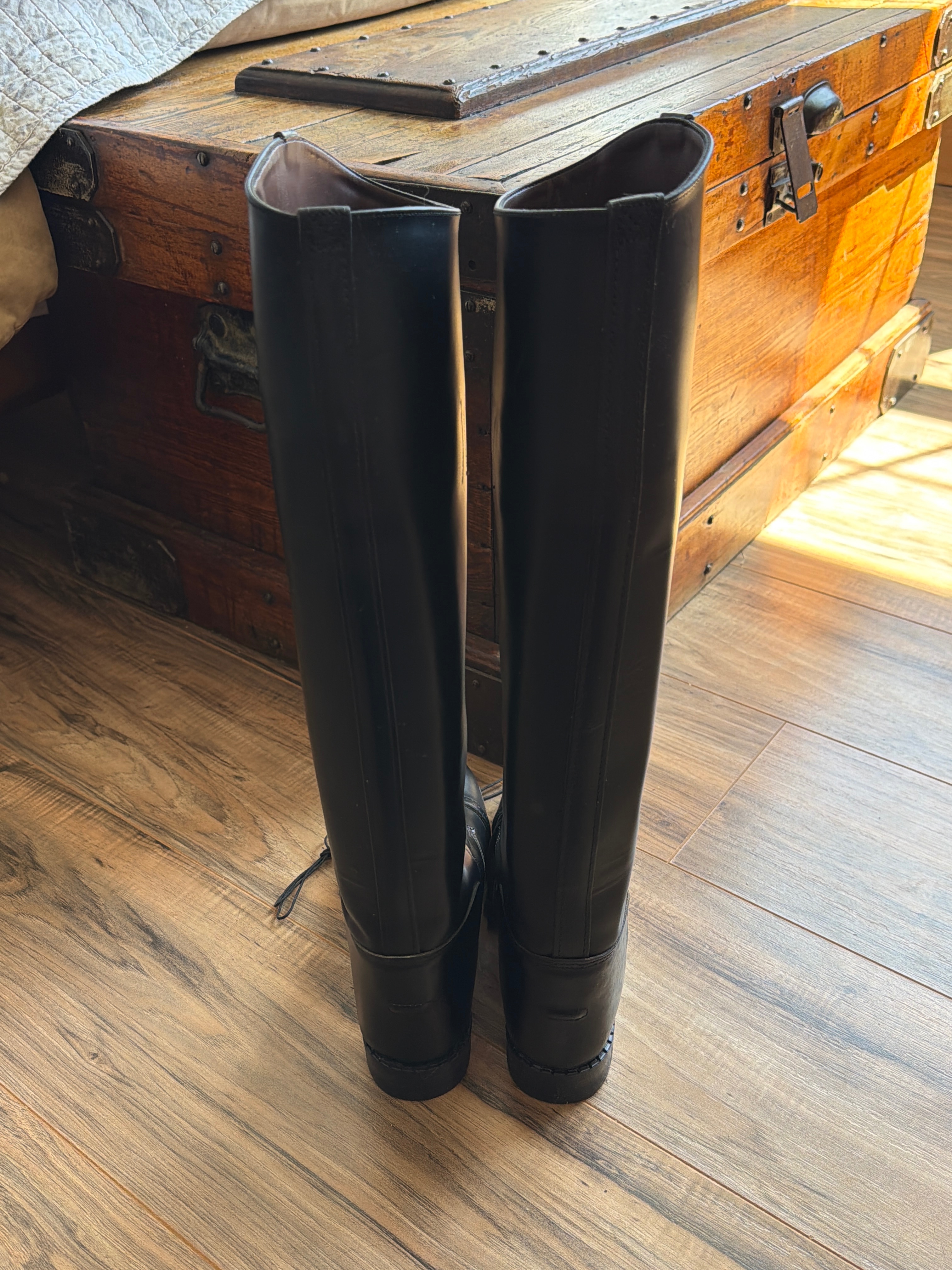 8.5R Leather Devon-Aire Field Boots