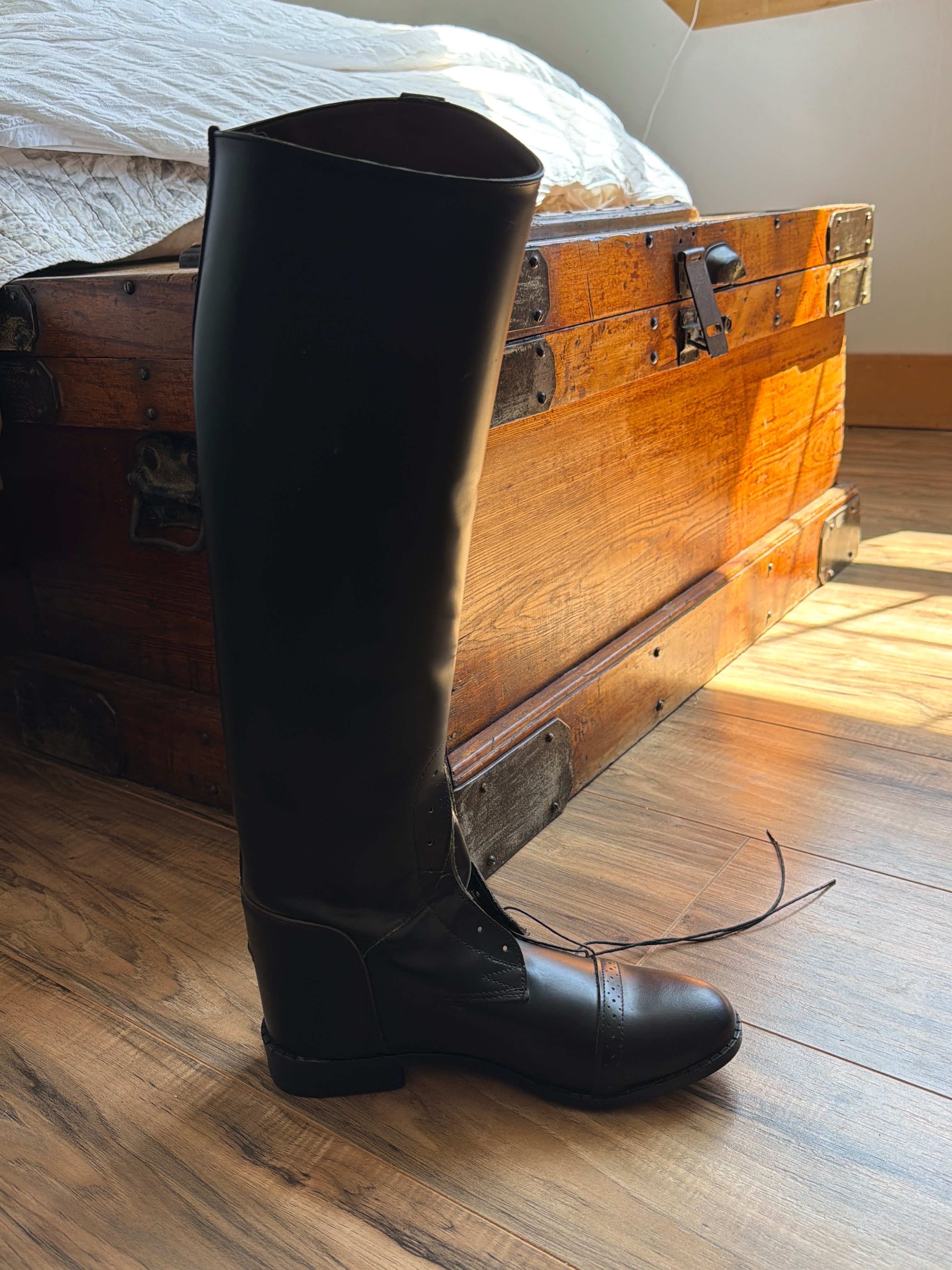 8.5R Leather Devon-Aire Field Boots