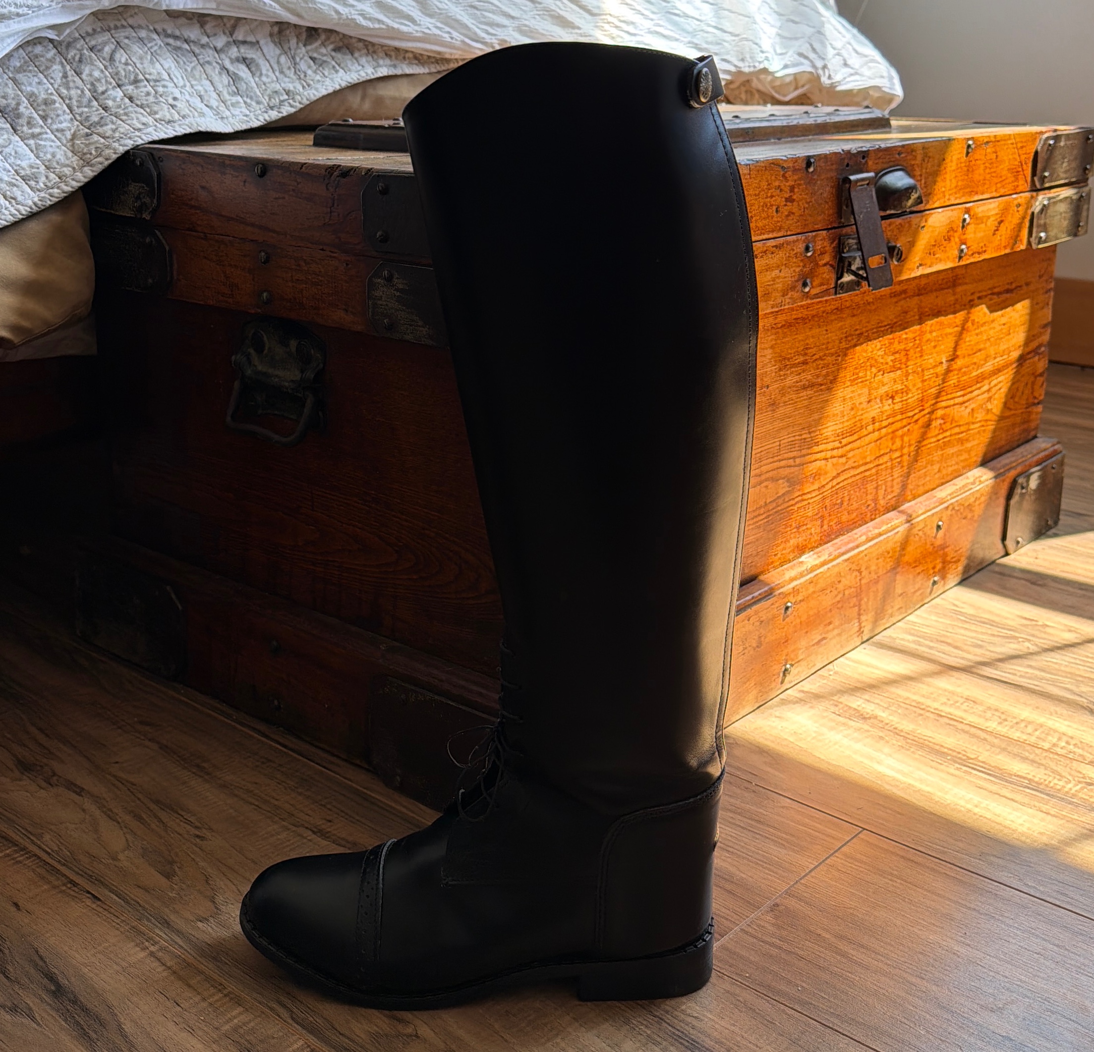 8.5W Leather Devon-Aire Field Boots